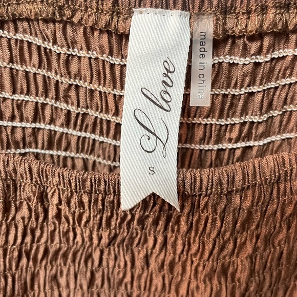 Love Women's Copper Puff Sleeve Blouse. Small - Picture 2 of 6